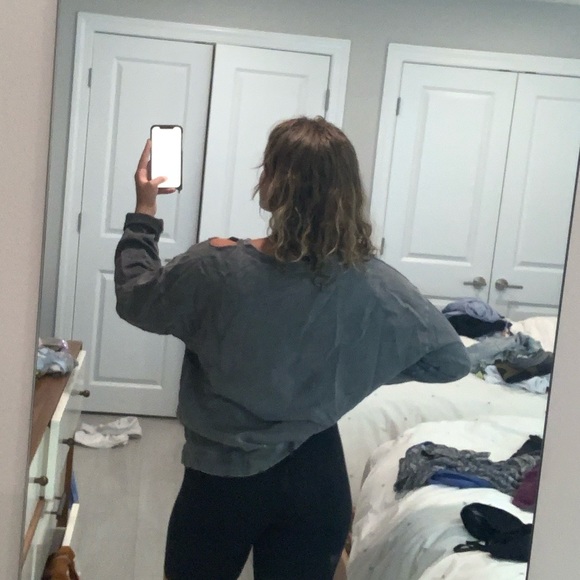 Gray sweatshirt - Picture 4 of 7